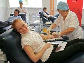 Посетители станции переливания крови. Фото с сайта www.yadonor.ru